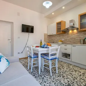  Appartement San Michele Italie